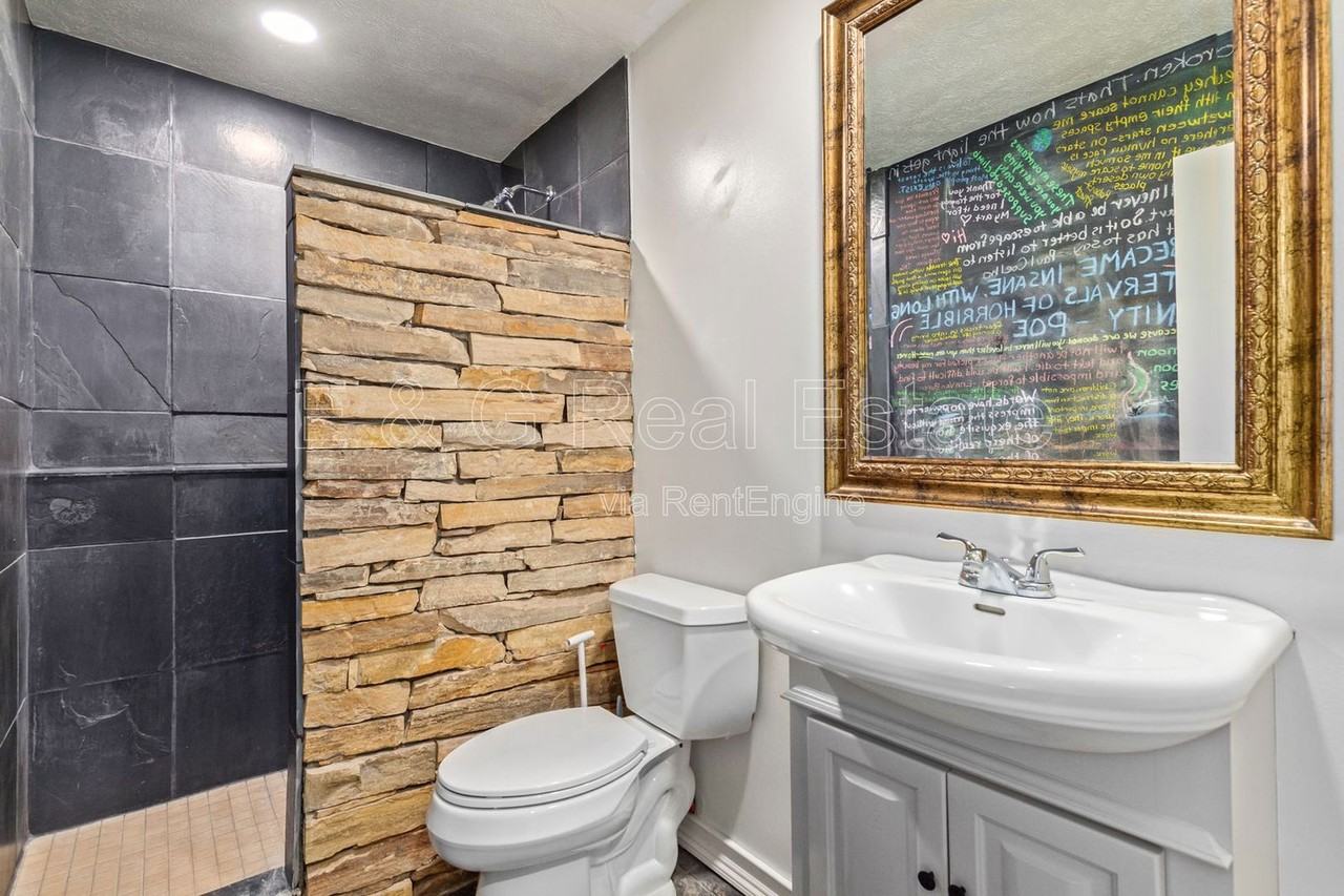 1640 E La Jolla Dr - Photo 7 of 34