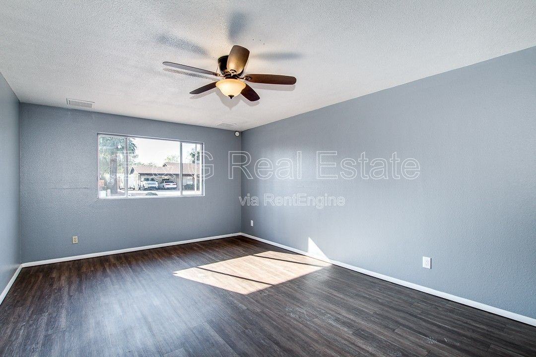 2138 E Fremont Dr - Photo 2 of 18