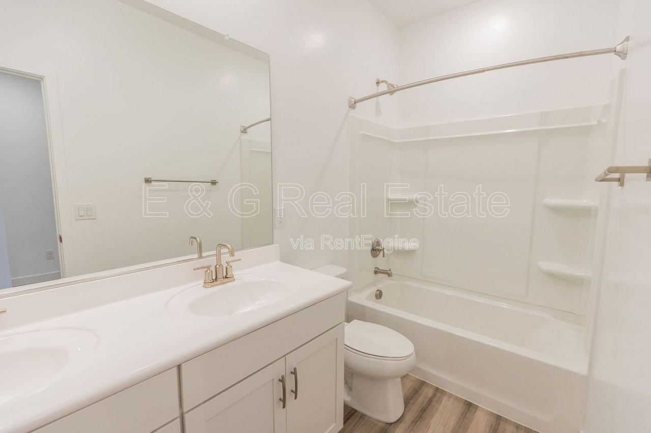 17073 W Alice Ave - Photo 4 of 23