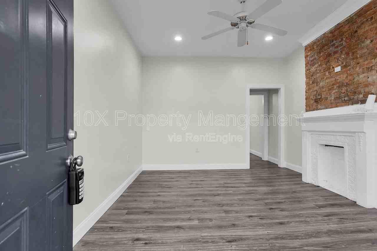 907 Scott St - Photo 6 of 32