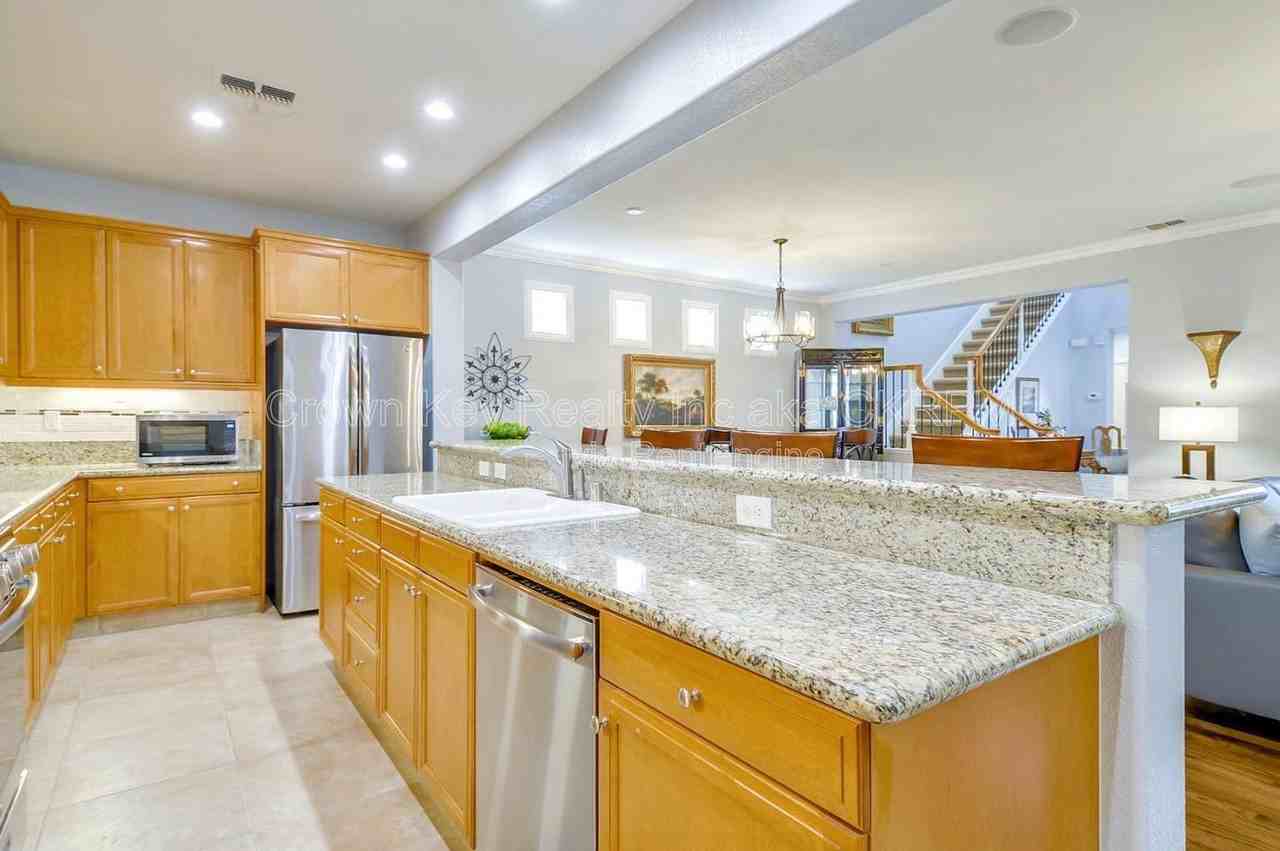 171 W Santa Barbara Way - Photo 4 of 6