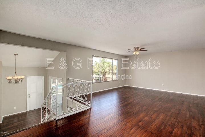 417 E Greenway Dr - Photo 6 of 27