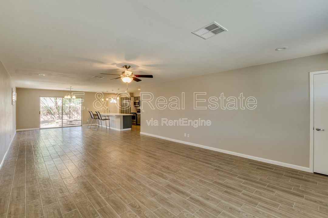 332 E Malibu Dr - Photo 5 of 24