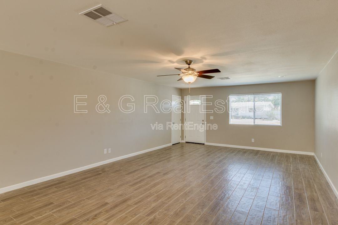 332 E Malibu Dr - Photo 6 of 24