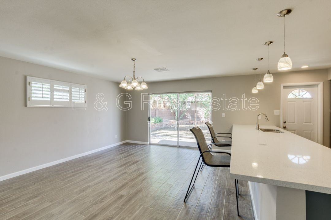 332 E Malibu Dr - Photo 7 of 24