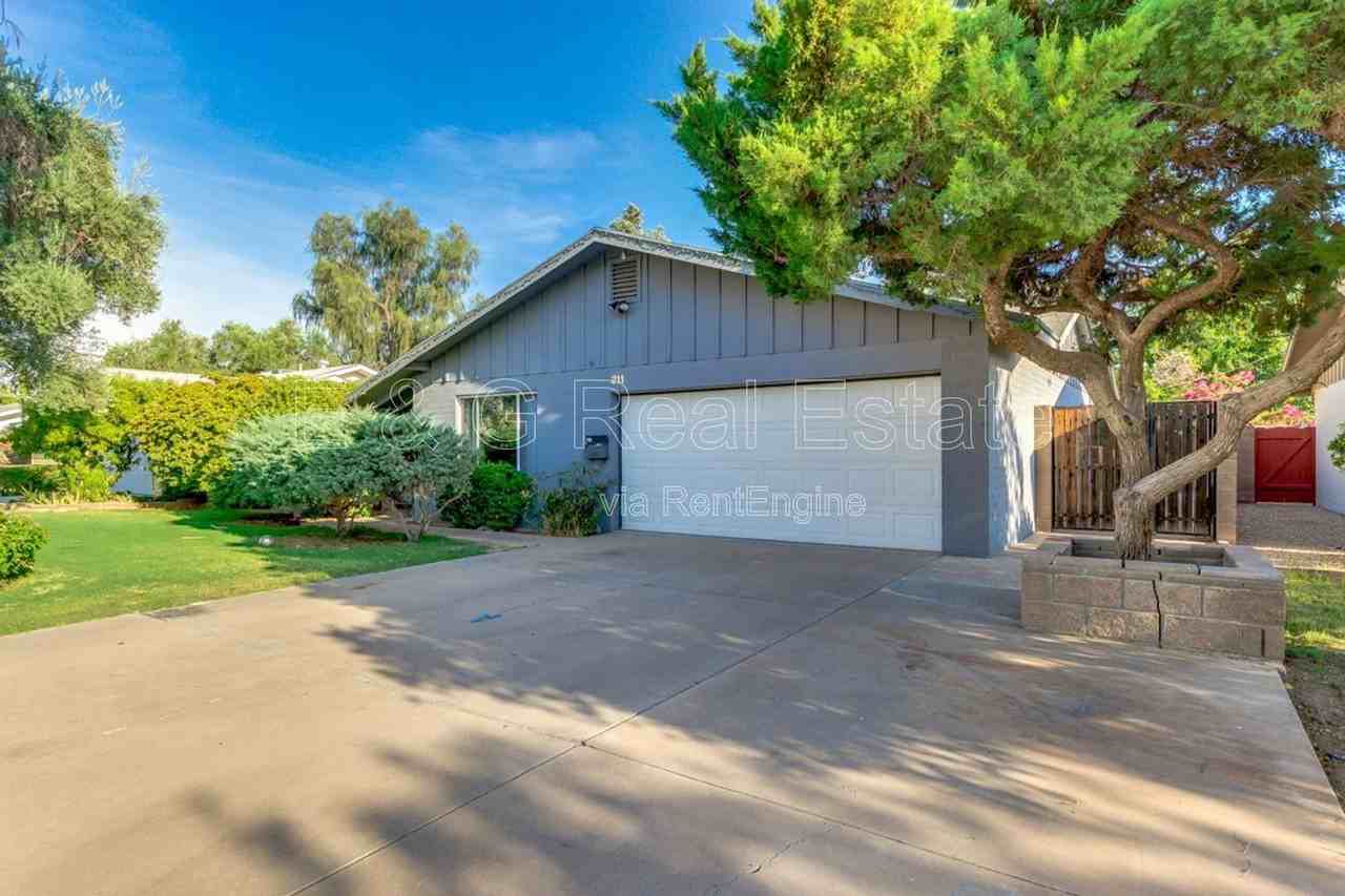 211 E Geneva Dr - Photo 2 of 27