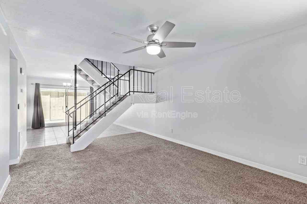 3905 S Mill Ave - Photo 2 of 24