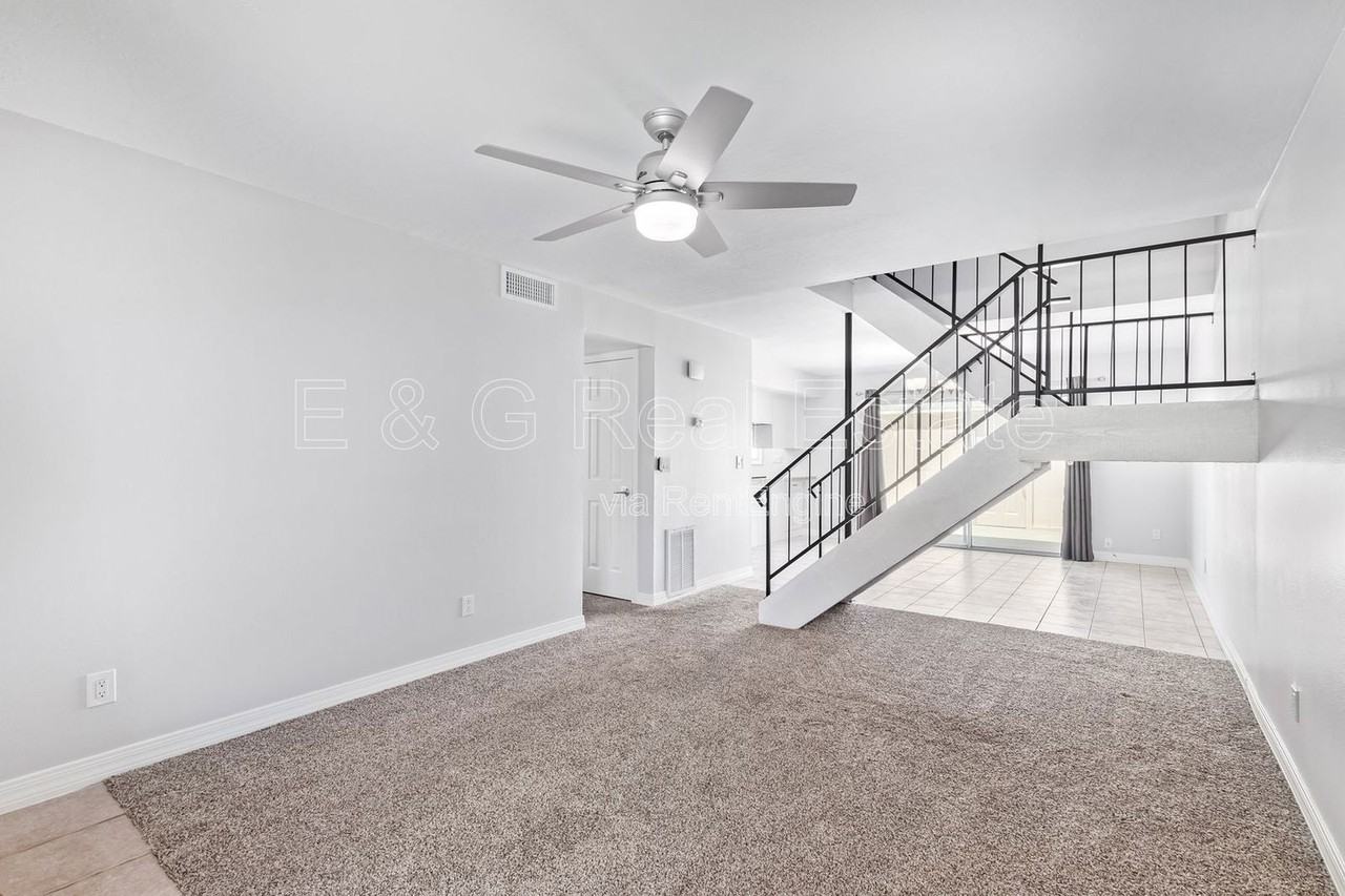 3905 S Mill Ave - Photo 4 of 24