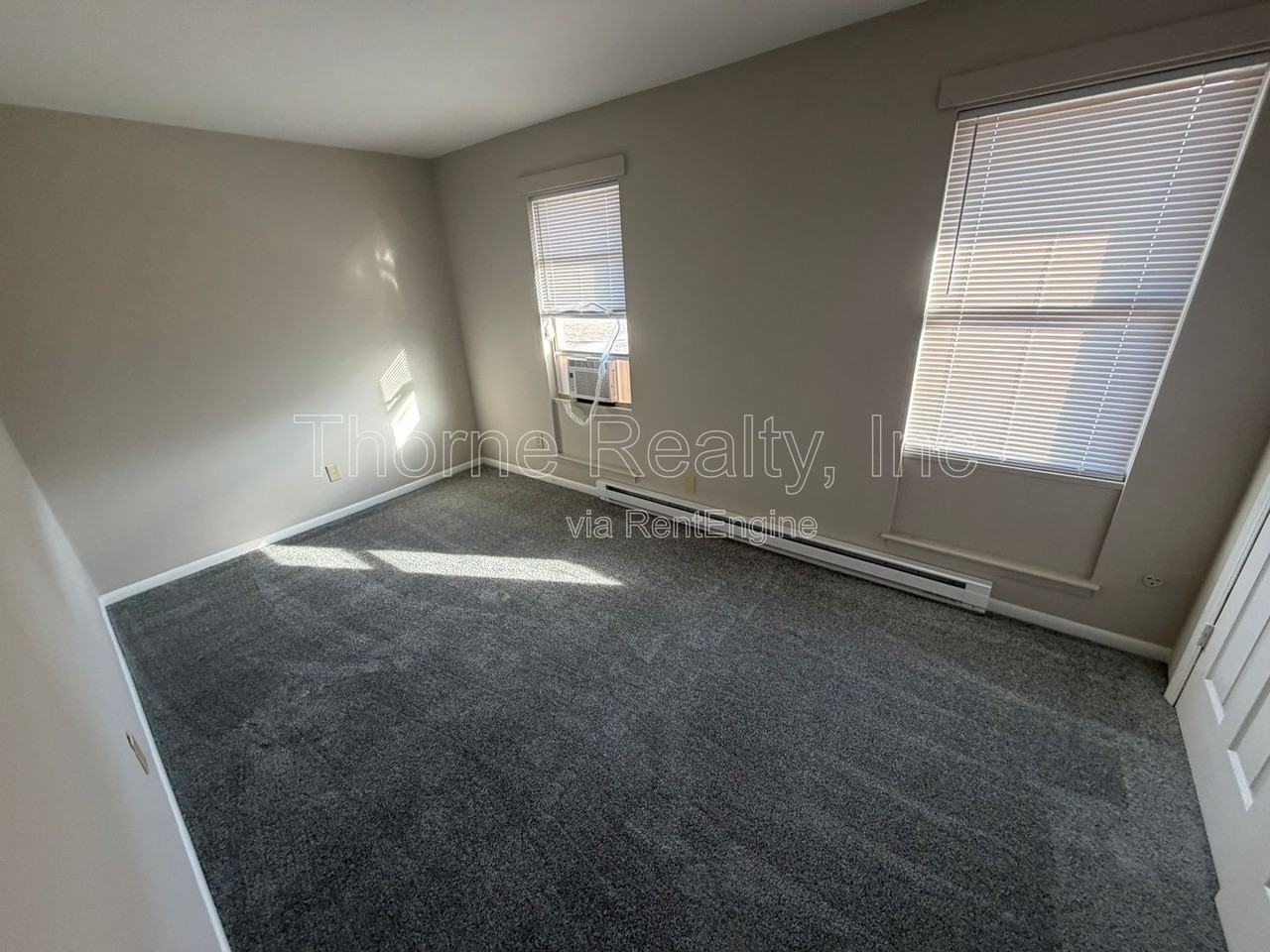 402 E Northern Blvd #31 - Photo 6 of 10