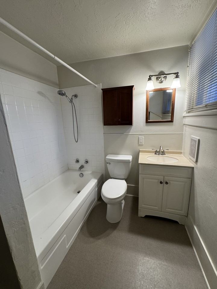 426 W Pueblo St #A - Photo 5 of 23