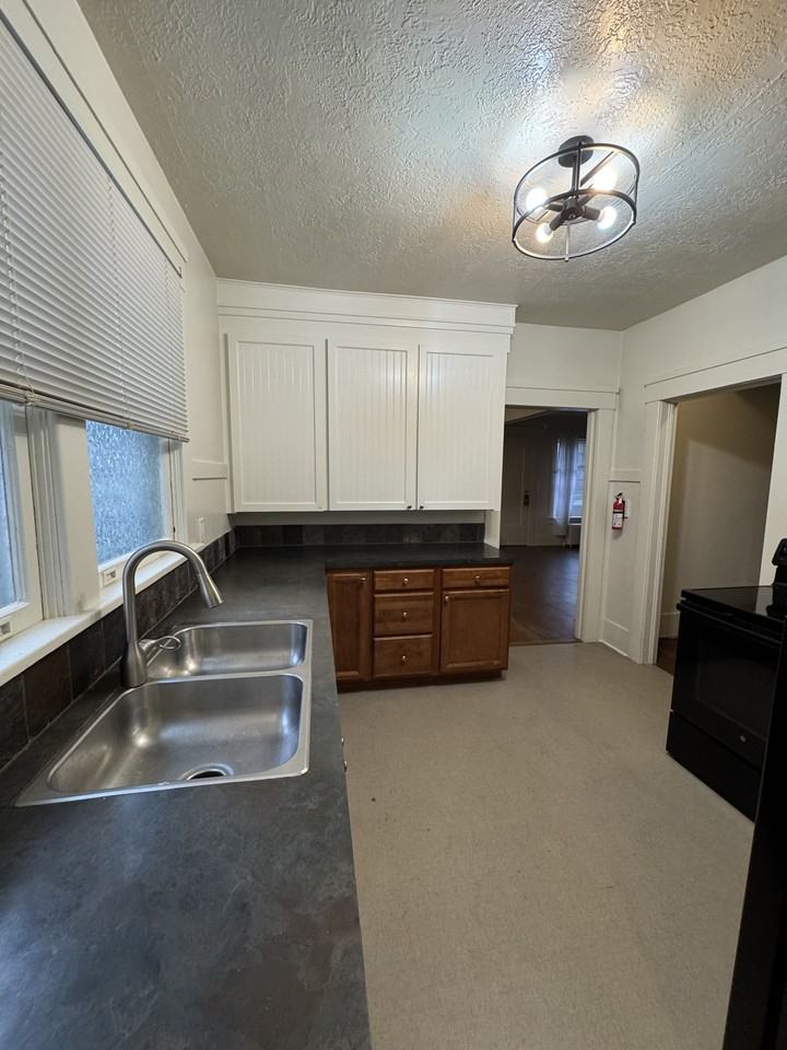 426 W Pueblo St #A - Photo 7 of 23