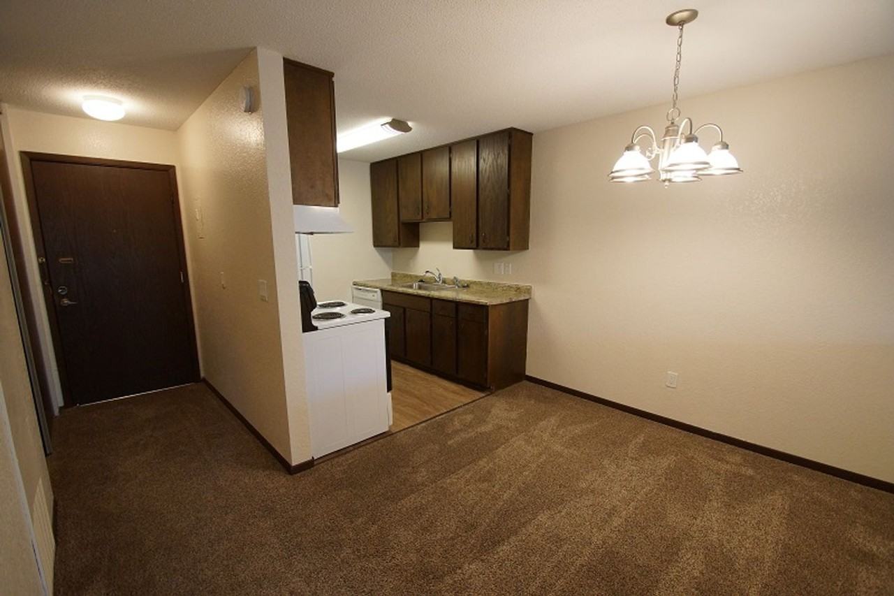 Larpenteur Estates 1280, LLC - Photo 3 of 35