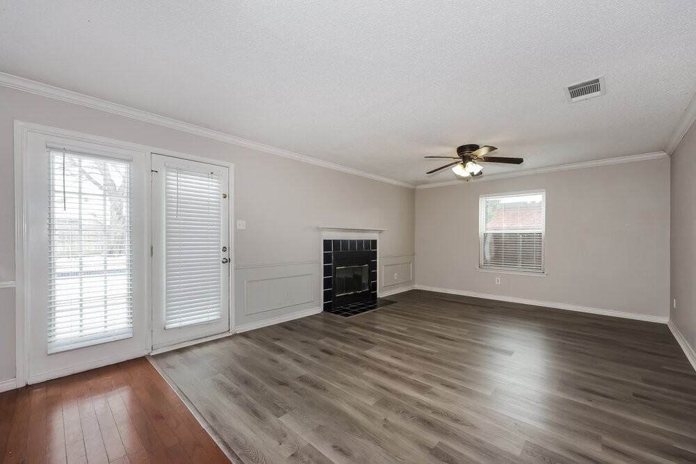 5024 Flat Creek Dr - Photo 4 of 17