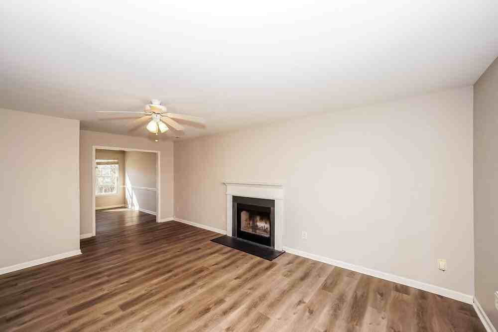 1554 Kindred Cir Nw - Photo 7 of 17