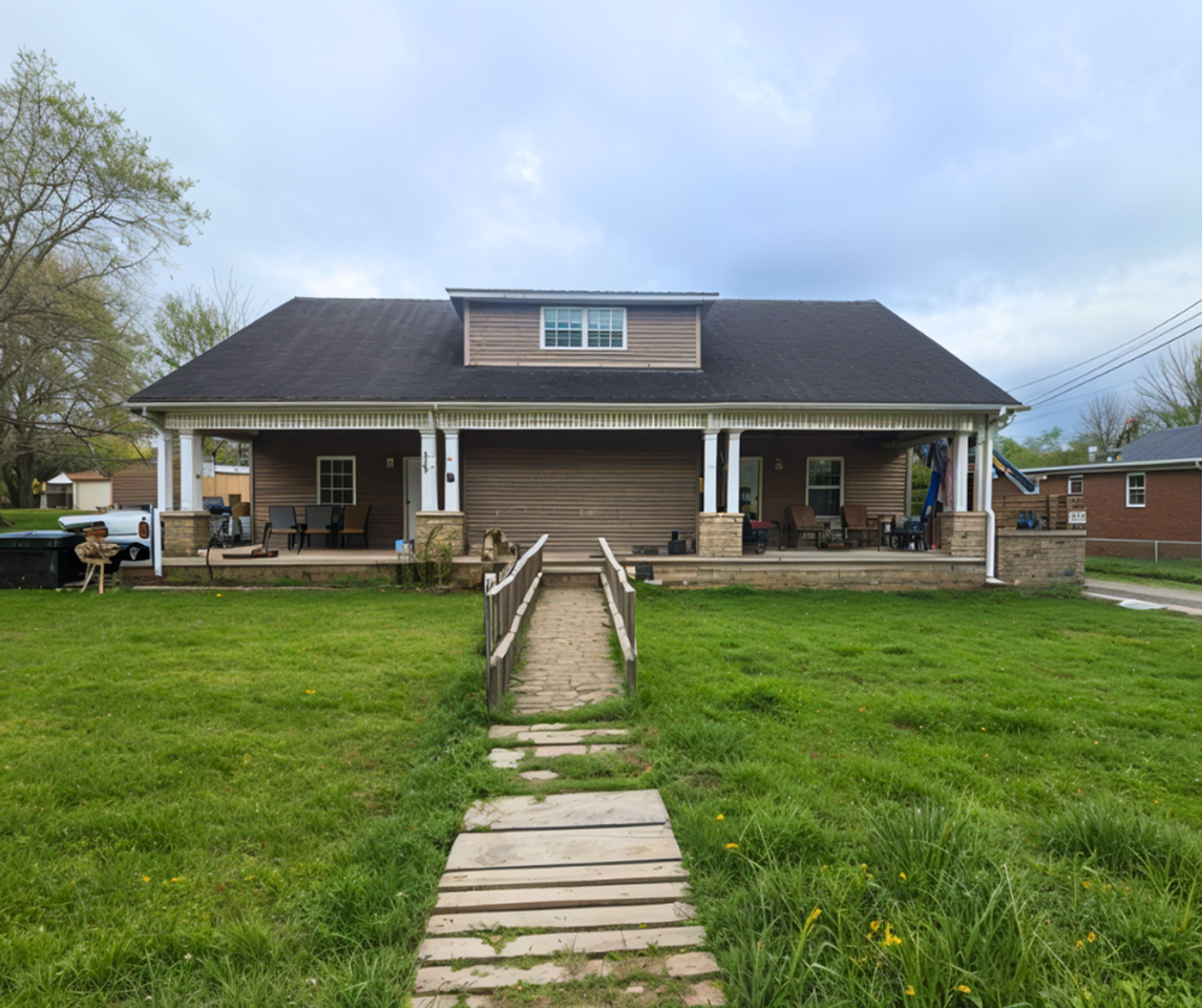 615 615 5th Ave E - 615 5th Ave E #B - Photo 2 of 21