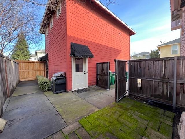 1779 Roth St #B - Photo 3 of 15