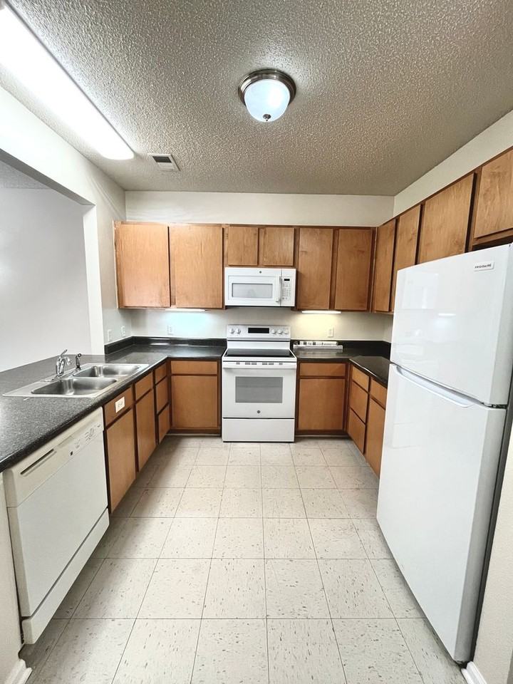 2200 Classen Blvd #2-2124 - Photo 7 of 21