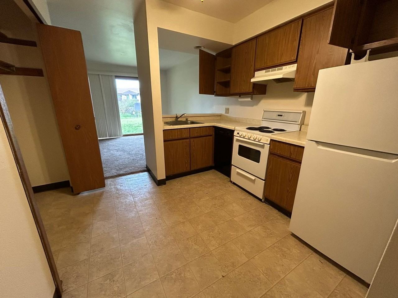 Westward Manor - Photo 2 of 8