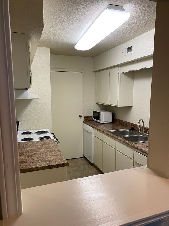 Woodridge Apartments - Photo 2 of 46