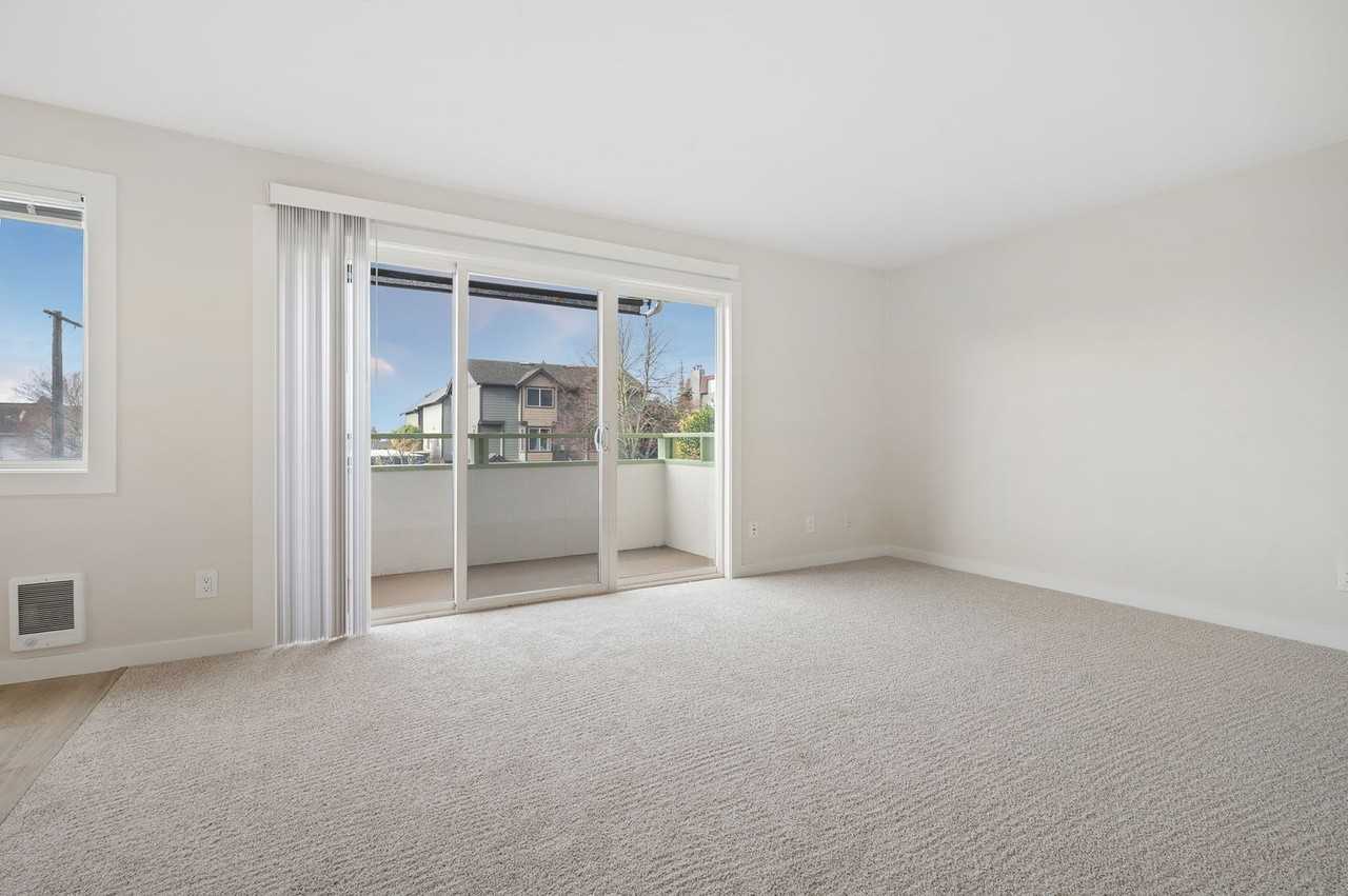 Mid-Century Modern West Seattle Apartment - Photo 7 of 43