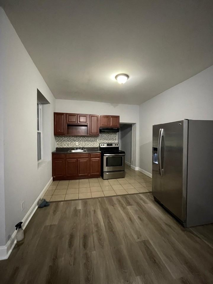 628 N 55th St - Photo 7 of 8