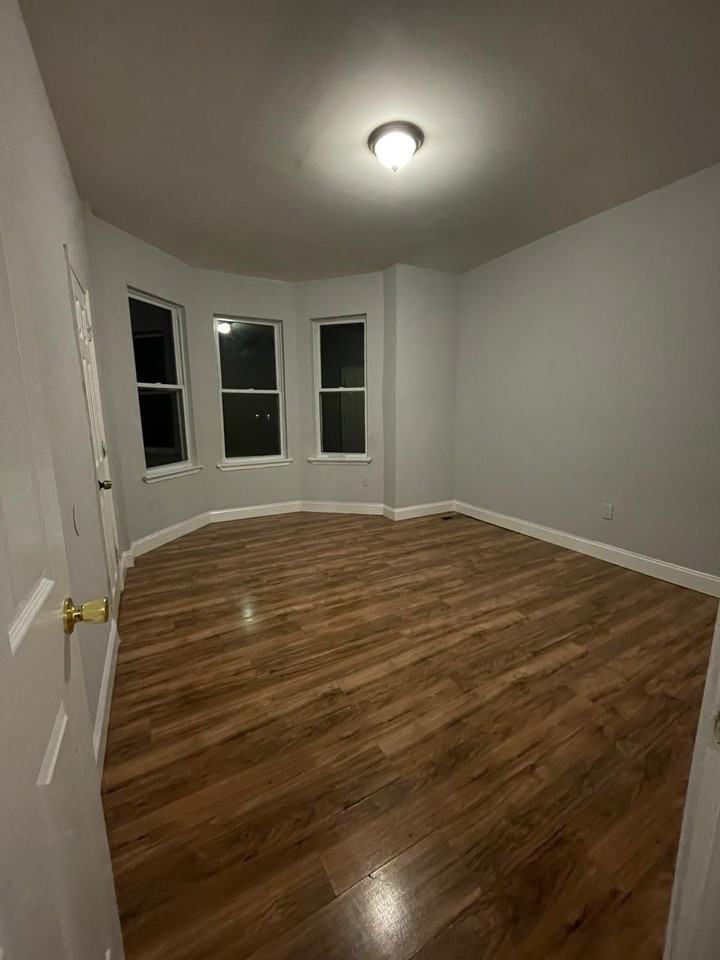 628 N 55th St - Photo 3 of 8