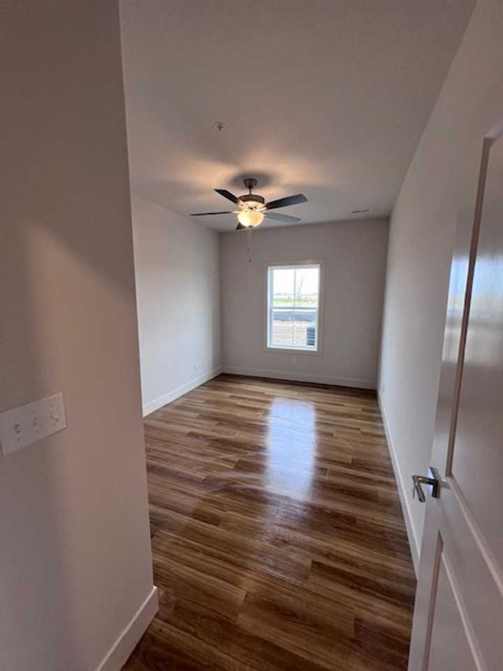 913 Green Mill Rd #11 - Photo 5 of 10