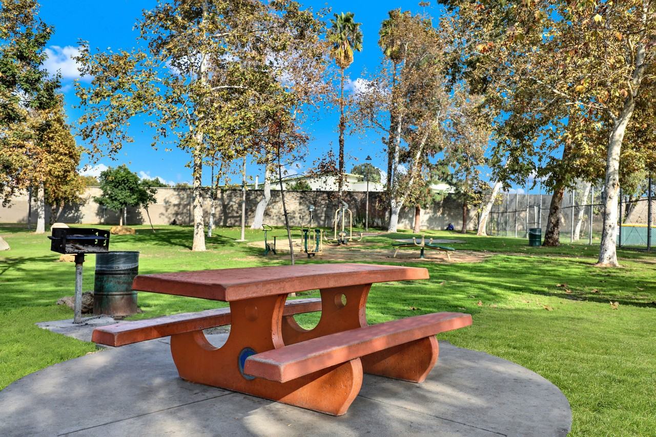 Hobart Apartments - Photo 4 of 19