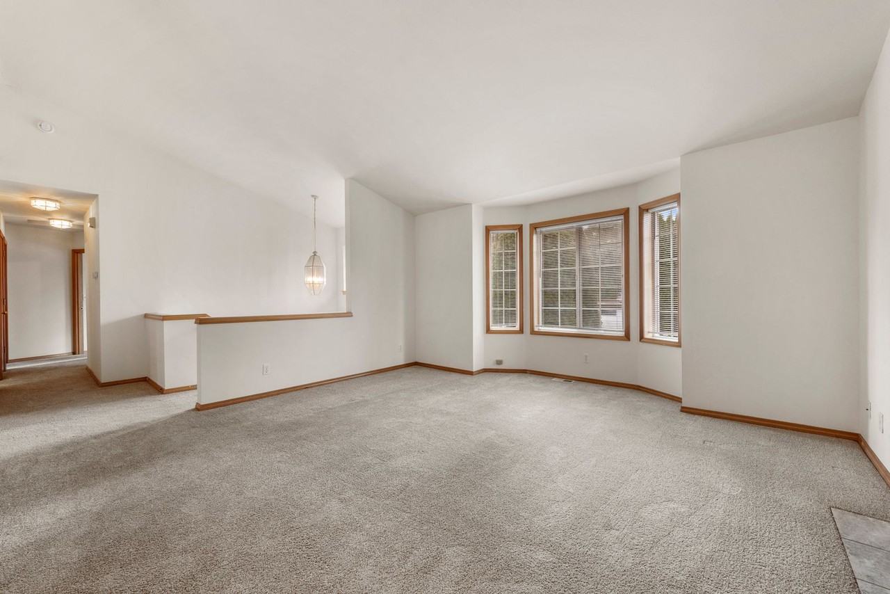 2106 N 155th St - Photo 6 of 21