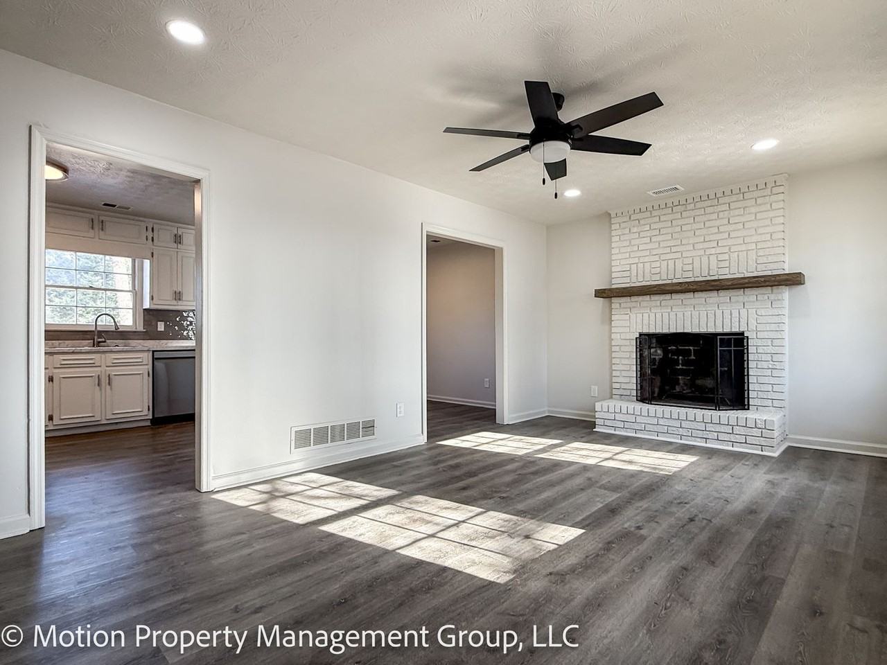 1330 Hillcrest Dr - Photo 3 of 21