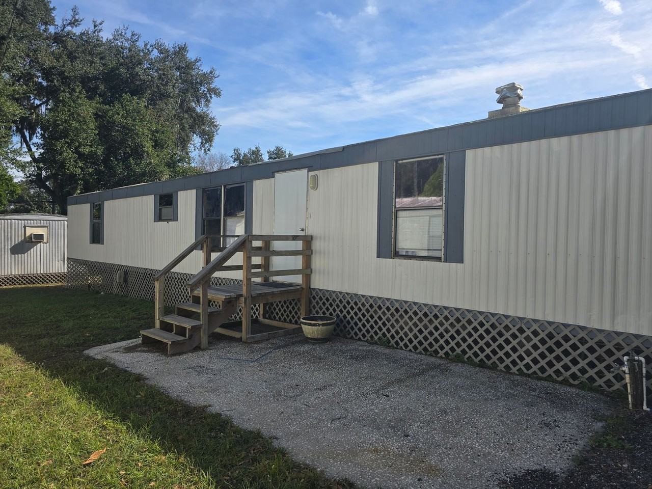 2509 Mallard Creek Dr - Photo 2 of 11