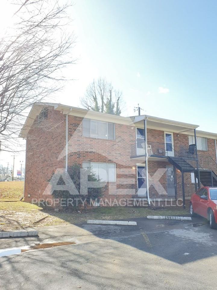 2927 Whittle Springs Rd #4 - Photo 2 of 14