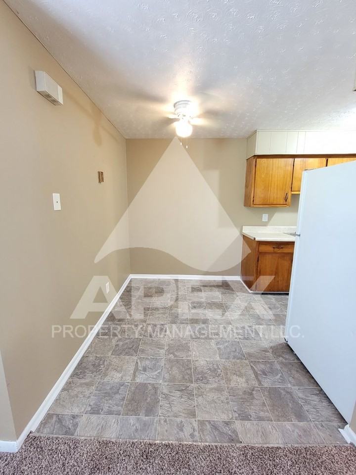 2927 Whittle Springs Rd #4 - Photo 7 of 14