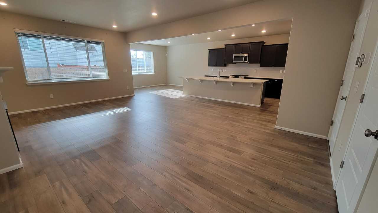 7926 34th Pl Ne - Photo 7 of 25