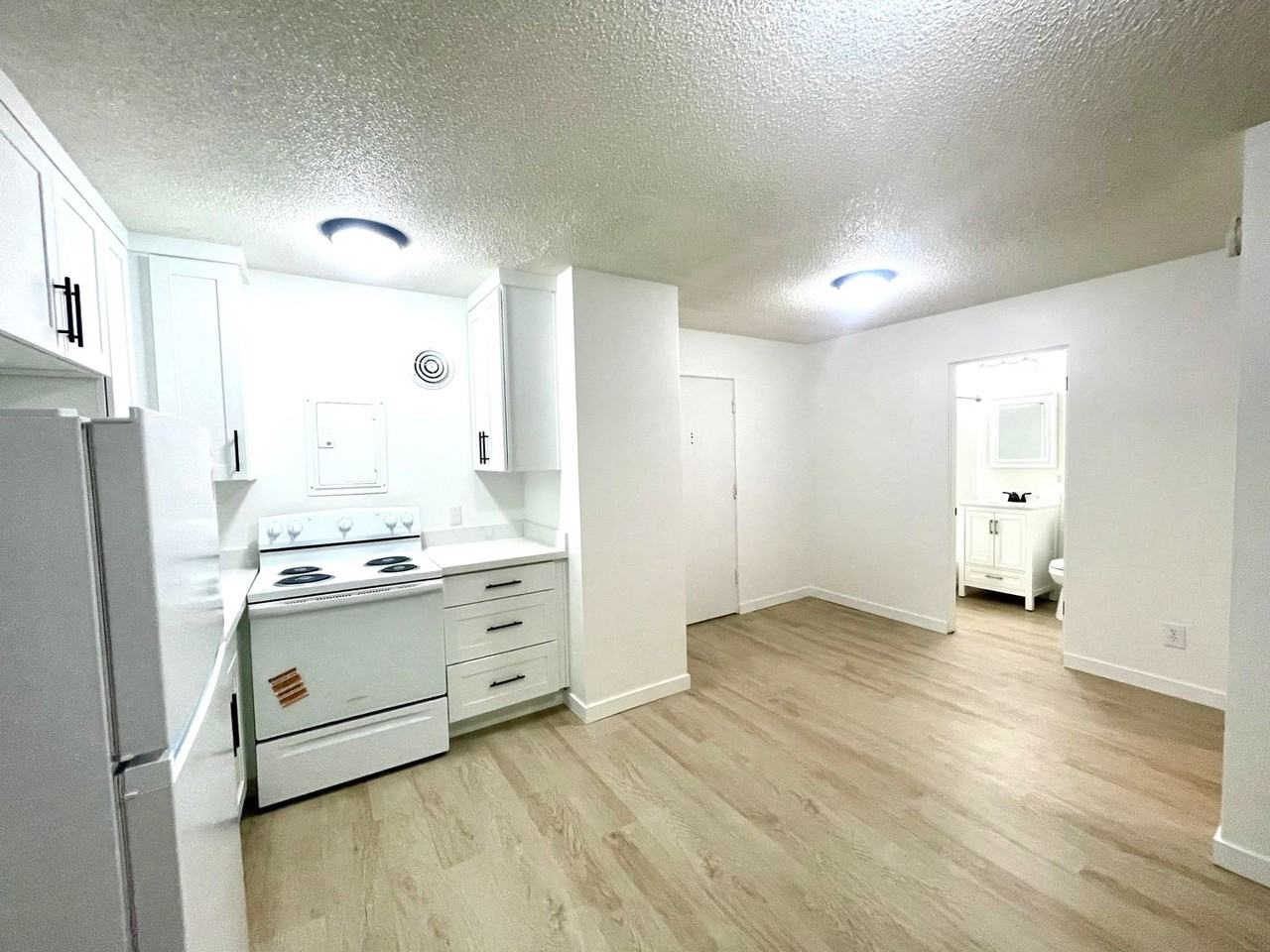 Crestview - Photo 5 of 13