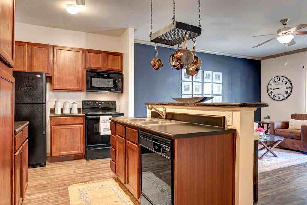 Aviare Arts District - Photo 3 of 11