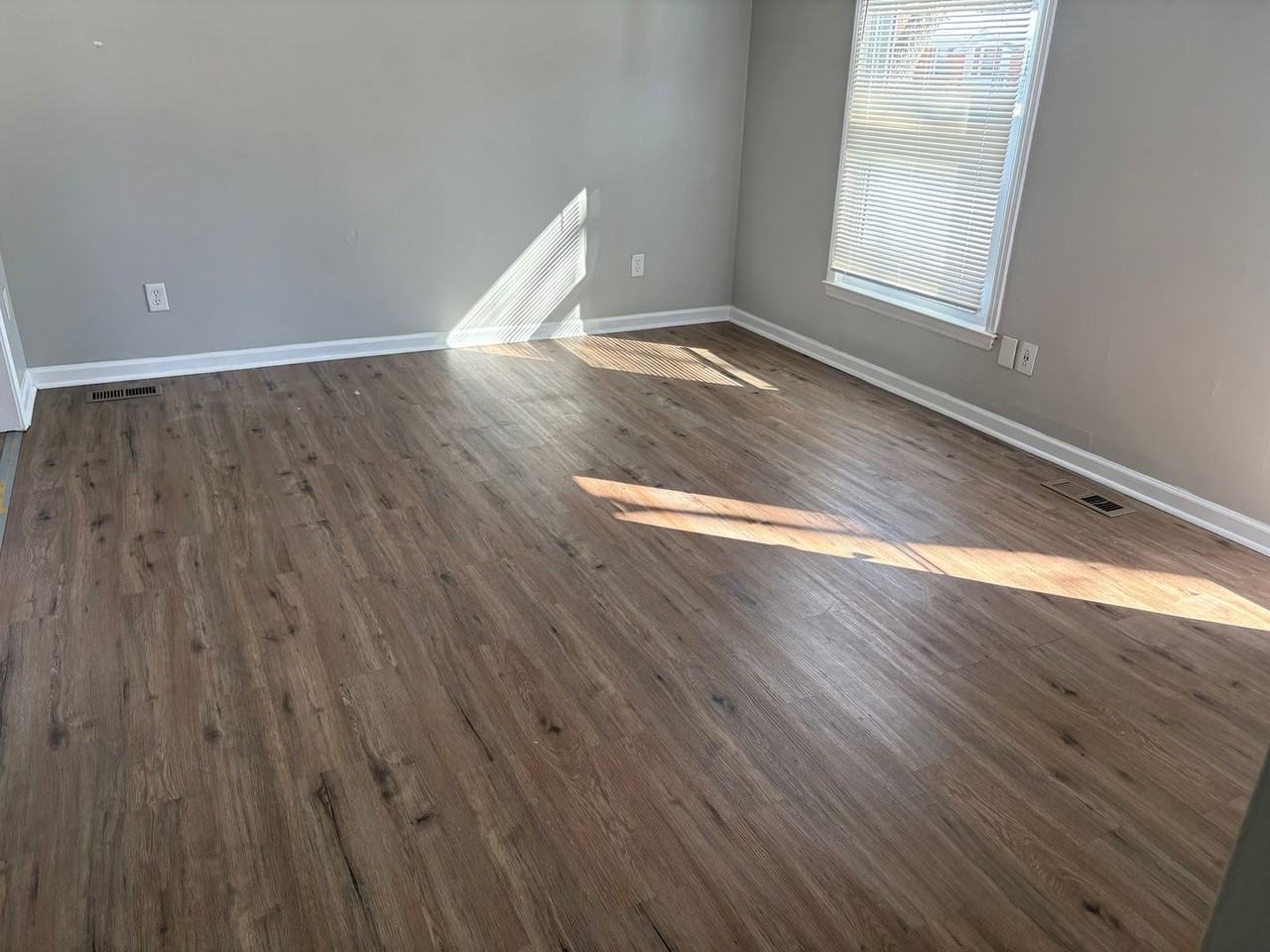 93 E Airview Dr - Photo 2 of 9