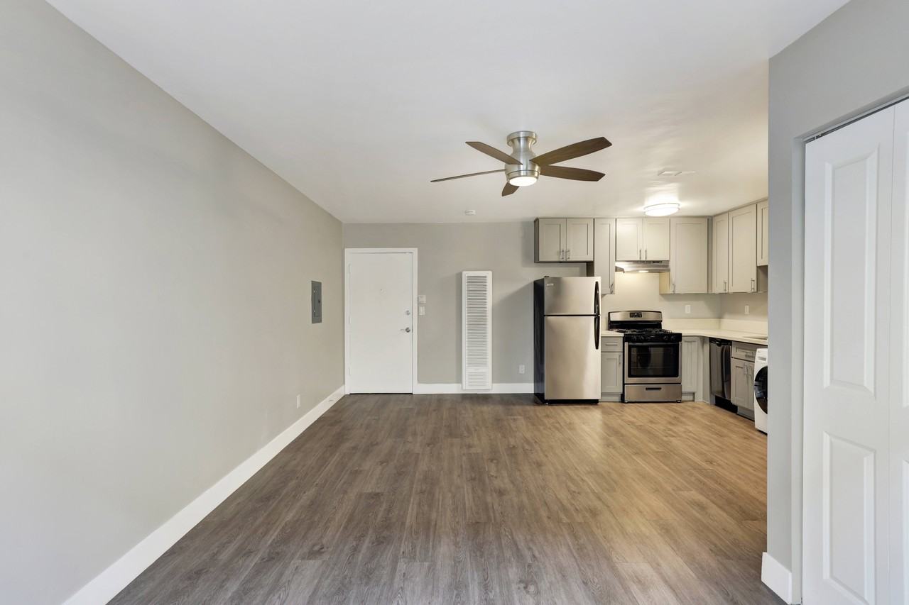 Federal Apartments - Photo 2 of 37