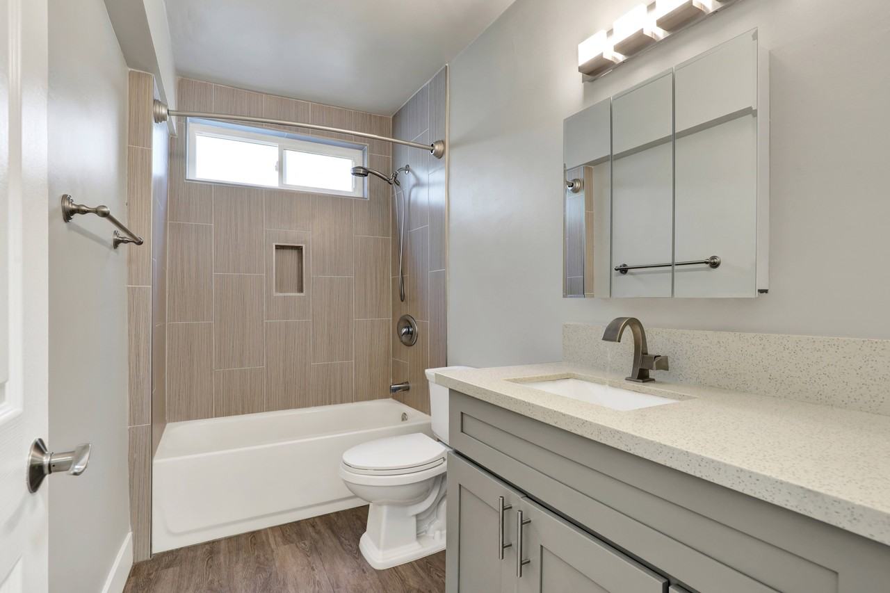 Federal Apartments - Photo 3 of 37