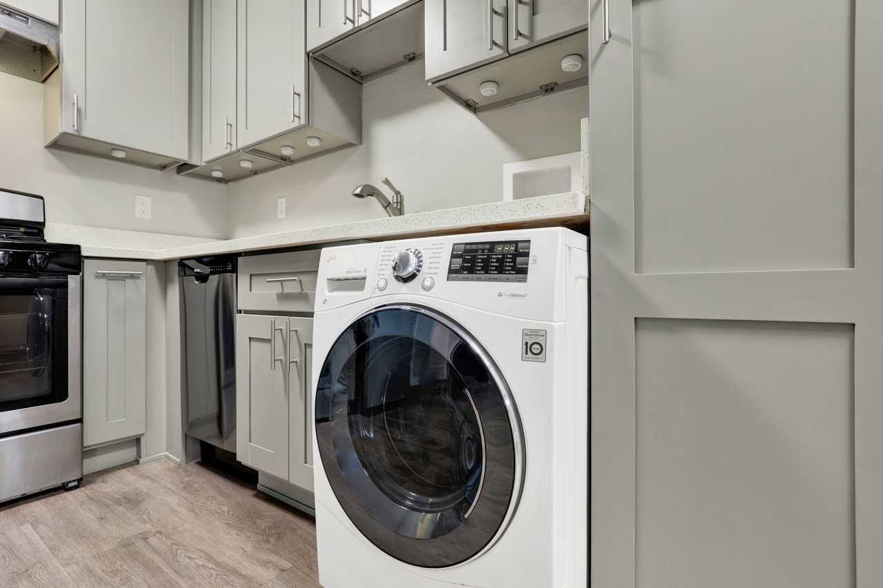 Federal Apartments - Photo 4 of 37