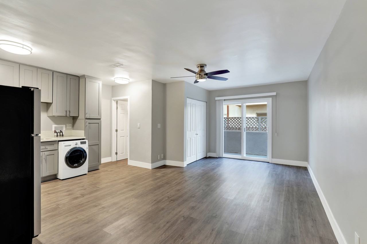 Federal Apartments - Photo 5 of 37