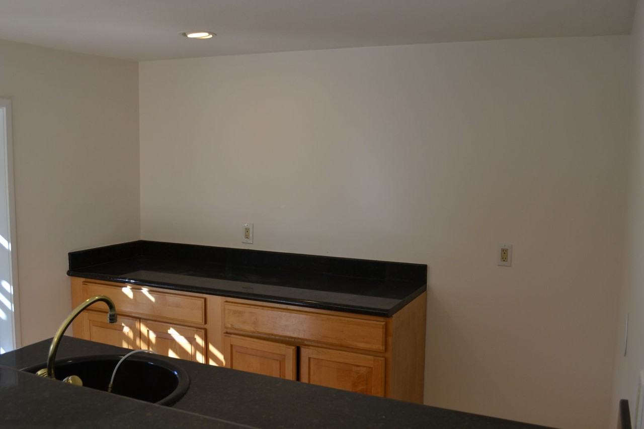 1026 Avenue A - Photo 7 of 36