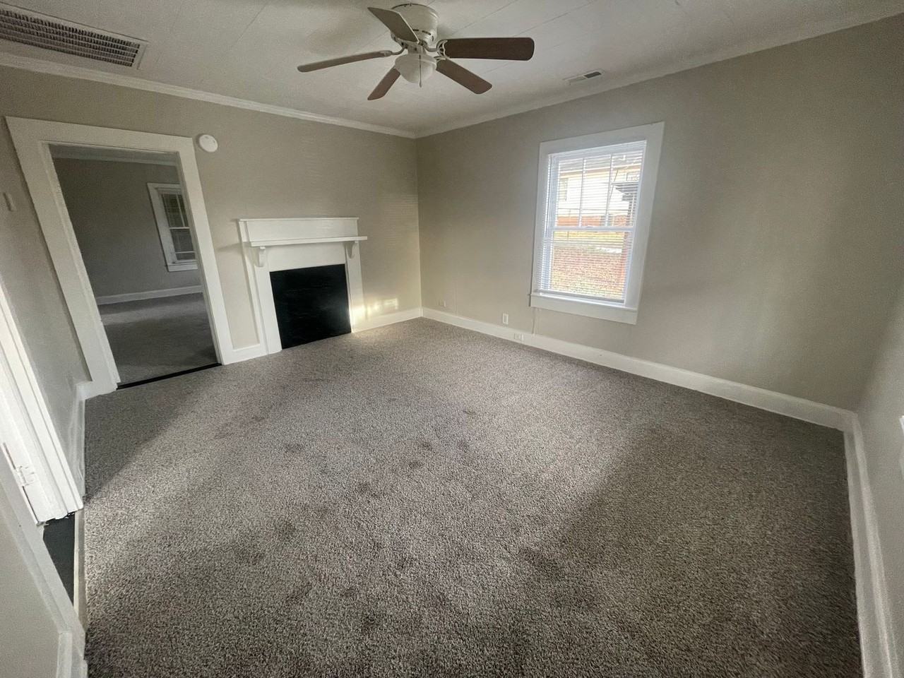 807 3rd St - Photo 5 of 17