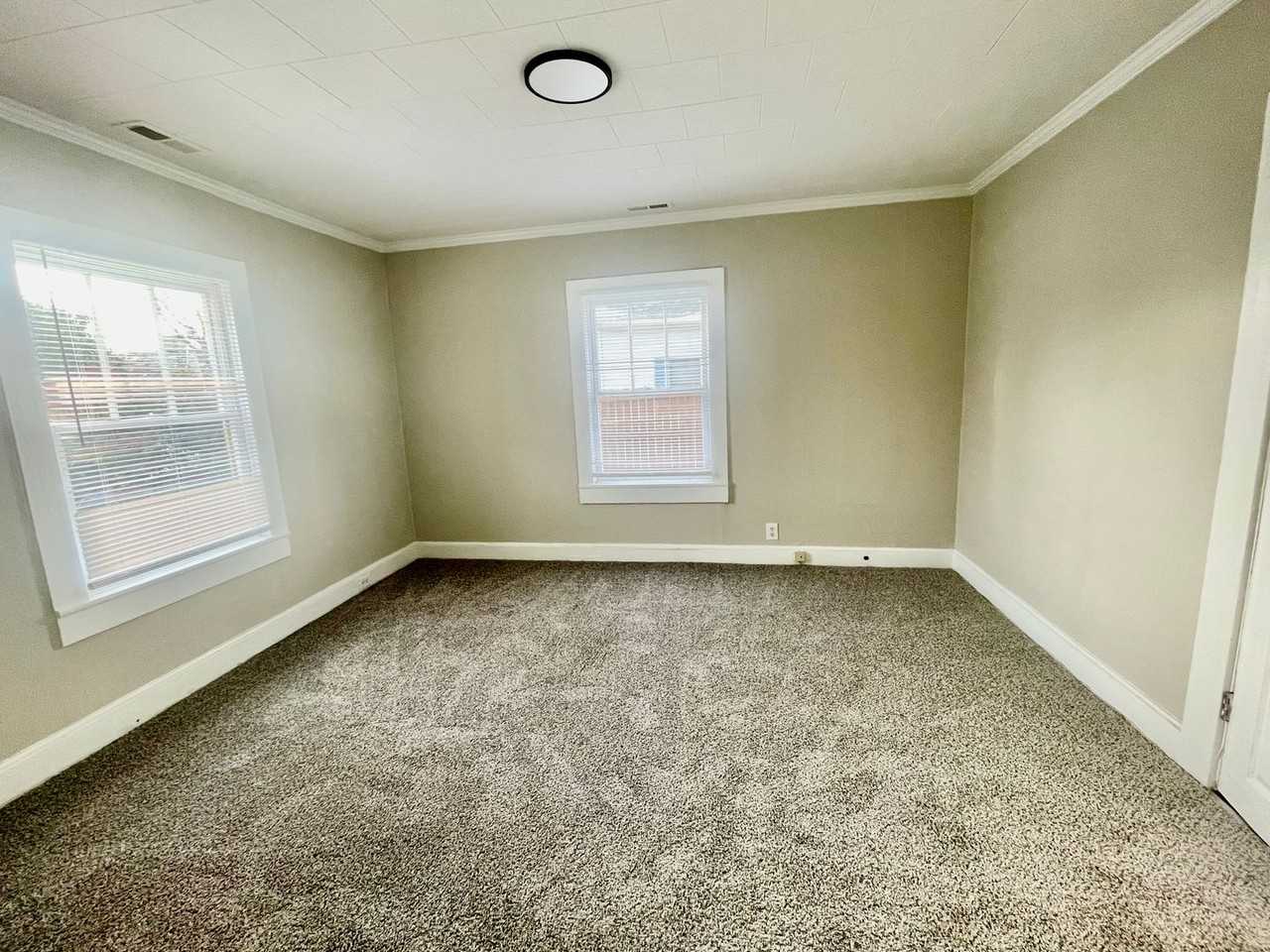 807 3rd St - Photo 7 of 17