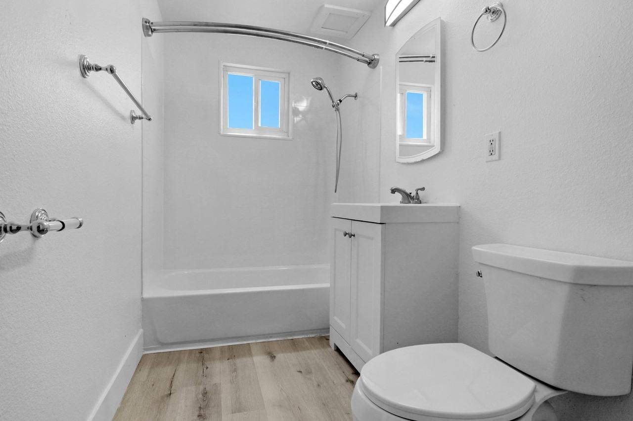 315-317 B St - Photo 4 of 8