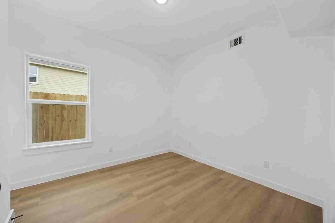 8118 De Priest St #B - Photo 4 of 23