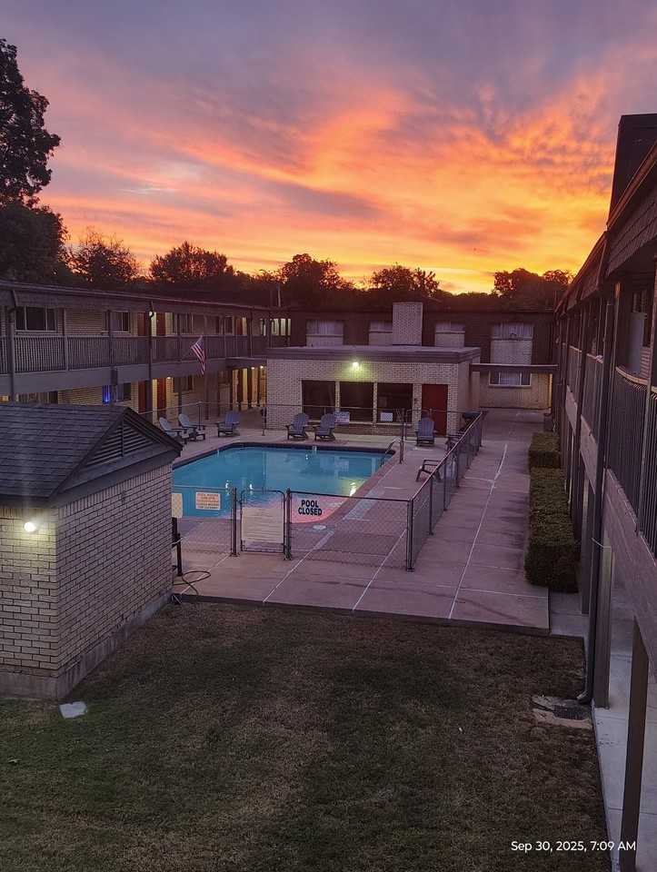 Victor South Apartments - Photo 7 of 27