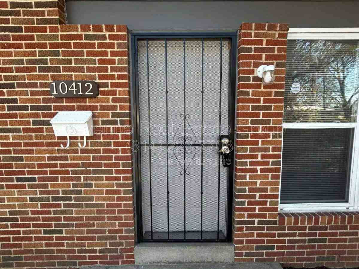 10412 Prince Dr - Photo 2 of 10