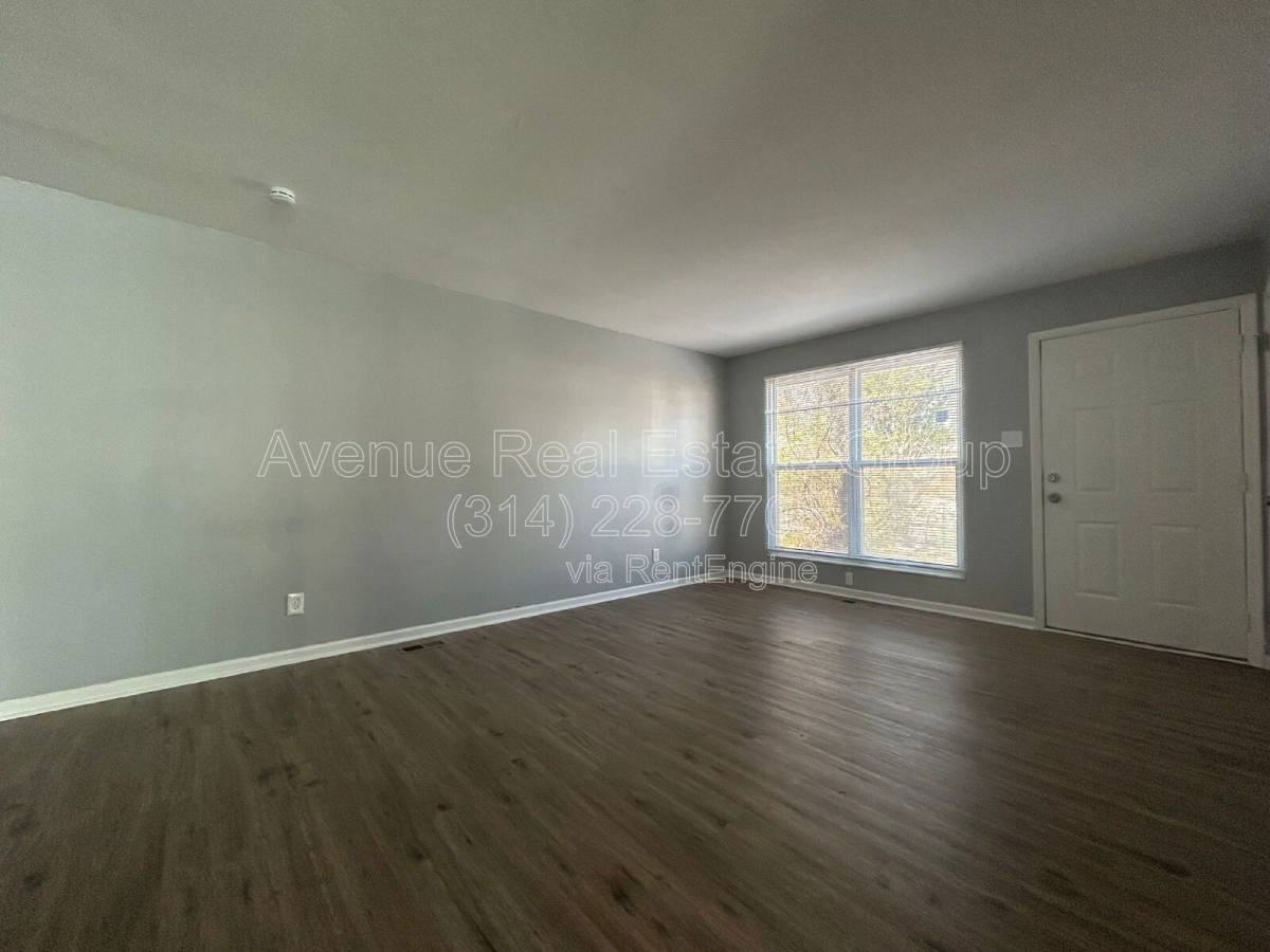 10412 Prince Dr - Photo 3 of 10