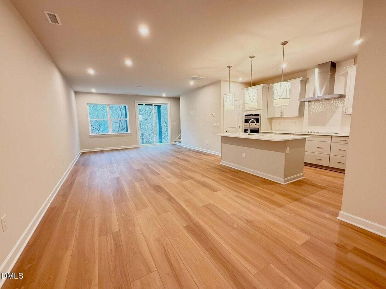 129 Pinnacle Dr - Photo 3 of 34